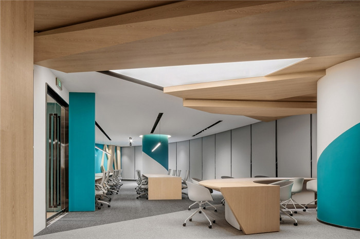 具有現代感的最美期科技公司開放式辦公室設計方案 具有現代感的最美期科技公司開放式辦公室設計方案