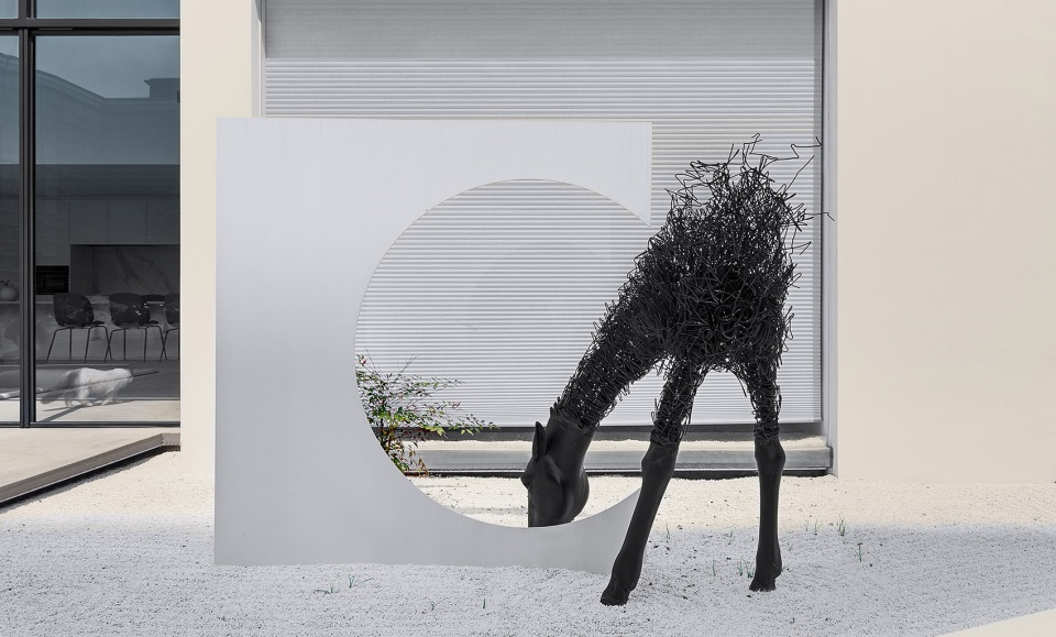 鄭州宏鈺堂辦公裝修公司推薦黑白灰極致美感辦公設計方案