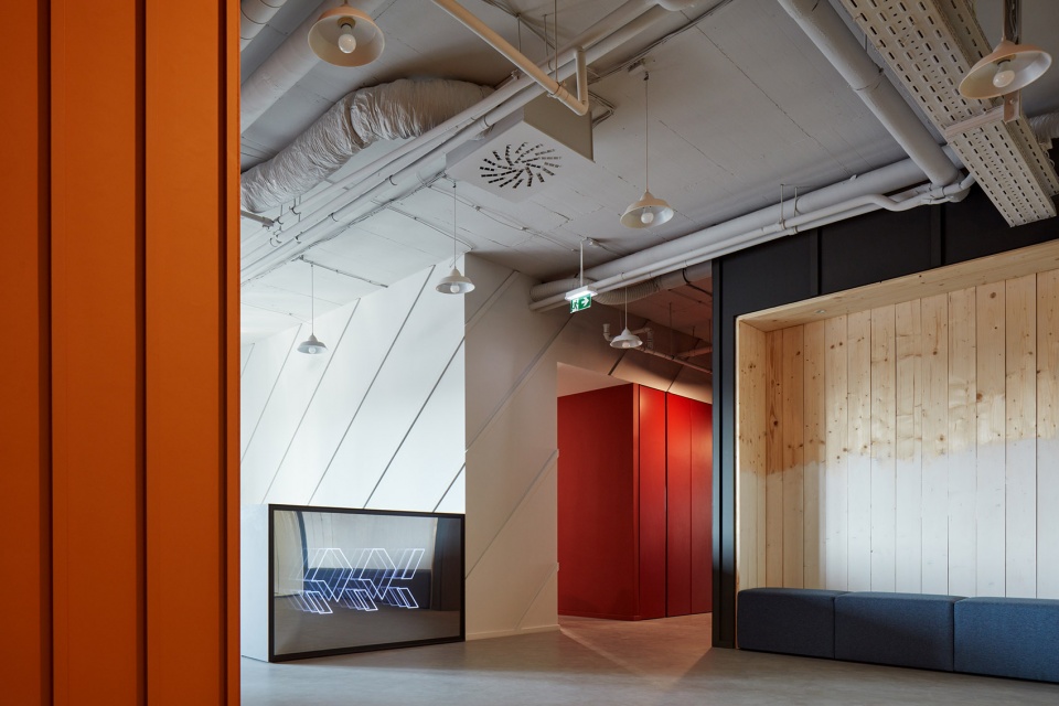 與眾不同的國(guó)外IT公司開(kāi)放式辦公室裝修設(shè)計(jì)方案 與眾不同的國(guó)外IT公司開(kāi)放式辦公室裝修設(shè)計(jì)方案