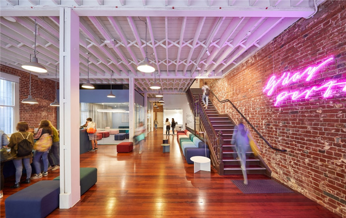 時尚工業(yè)風語言培訓中心裝修設計方案