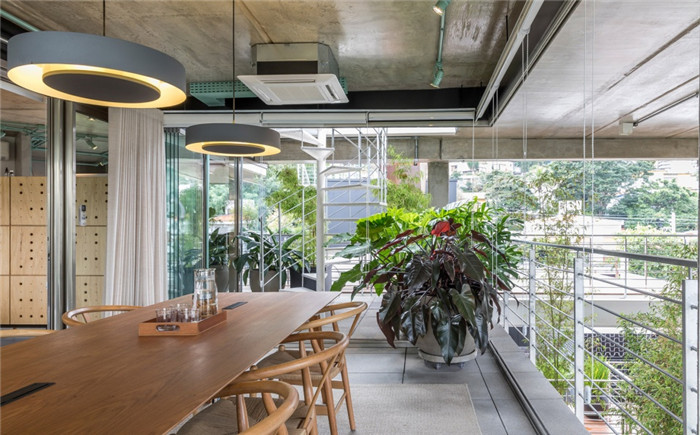 城市叢林主題工業(yè)風(fēng)綠色環(huán)保辦公室裝修設(shè)計(jì)案例