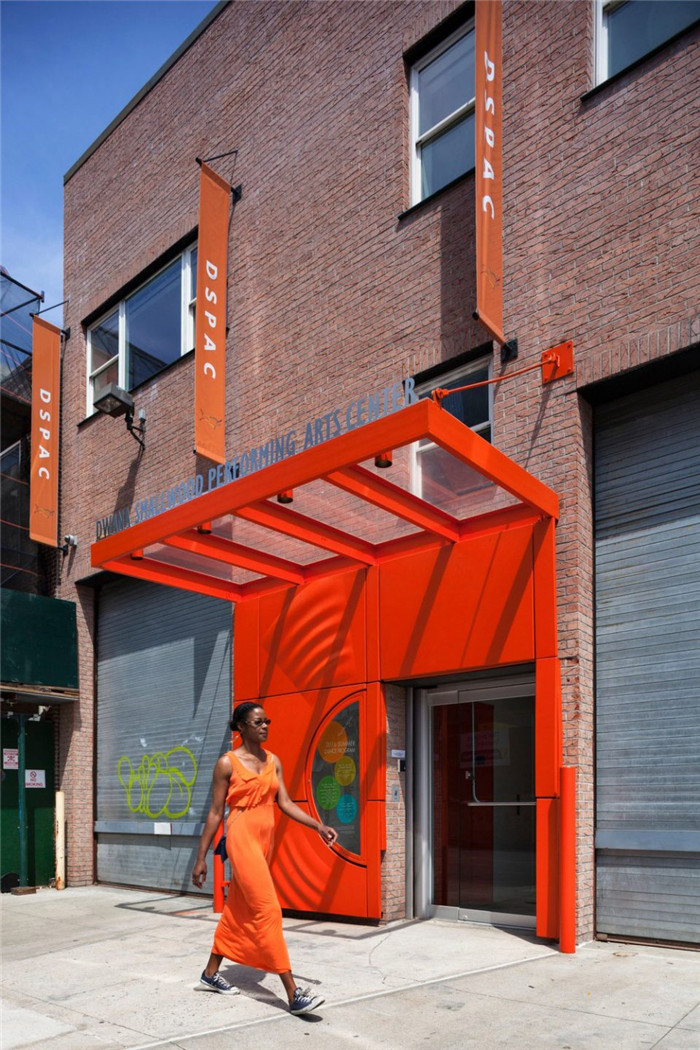 Dwana Smallwood國(guó)外青少年舞蹈培訓(xùn)機(jī)構(gòu)裝修實(shí)景圖 Dwana Smallwood國(guó)外青少年舞蹈培訓(xùn)機(jī)構(gòu)裝修實(shí)景圖