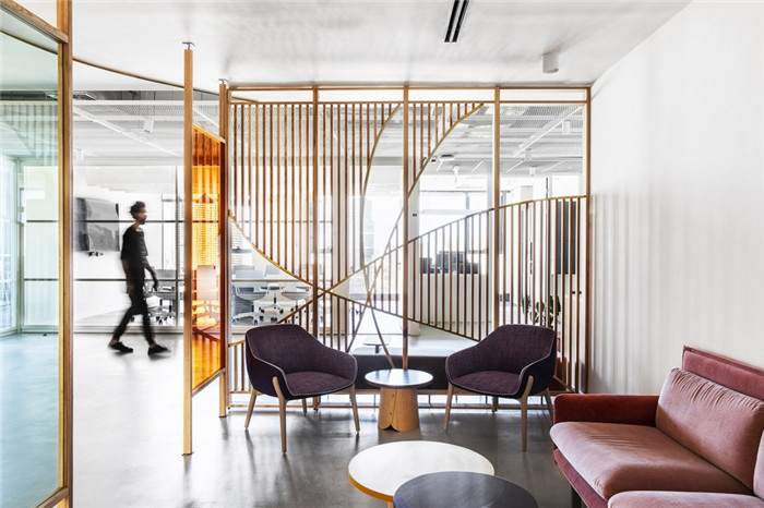 擁有嬌柔氣質的高科技公司總部辦公室裝修設計方案