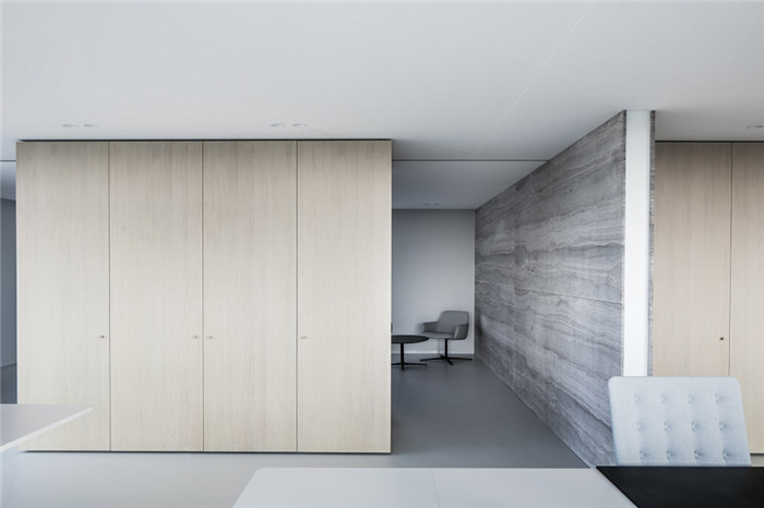 公寓改辦公  干凈明亮的公寓開發商辦公室裝修設計方案賞析