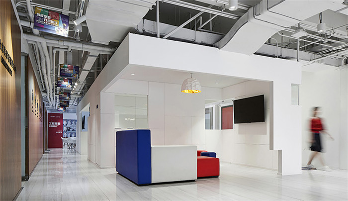 綠色多元化的大型裝飾集團總部辦公樓裝修設計案例