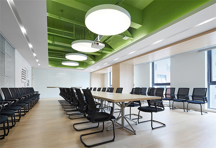 綠色多元化的大型裝飾集團總部辦公樓會議室裝修設計方案