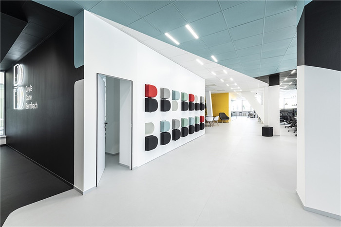 全球創(chuàng)意廣告公司DDB時(shí)尚辦公室裝修設(shè)計(jì)方案 全球創(chuàng)意廣告公司DDB時(shí)尚辦公室裝修設(shè)計(jì)方案