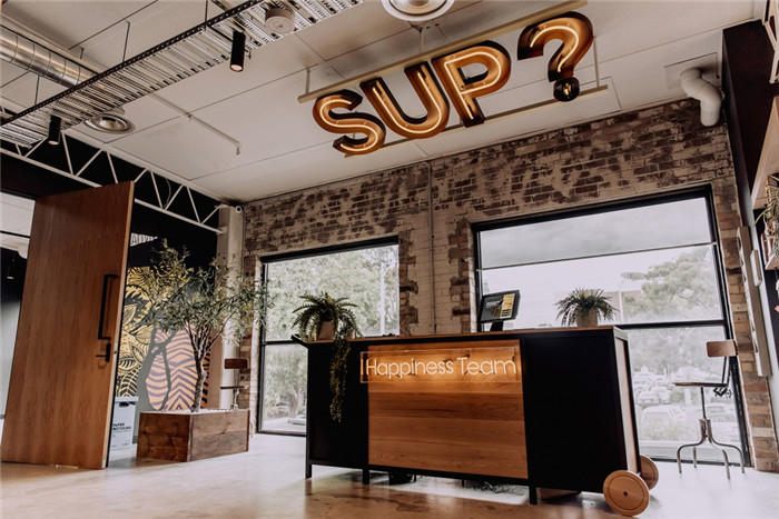 現代時尚風設計公司辦公室裝修實景圖