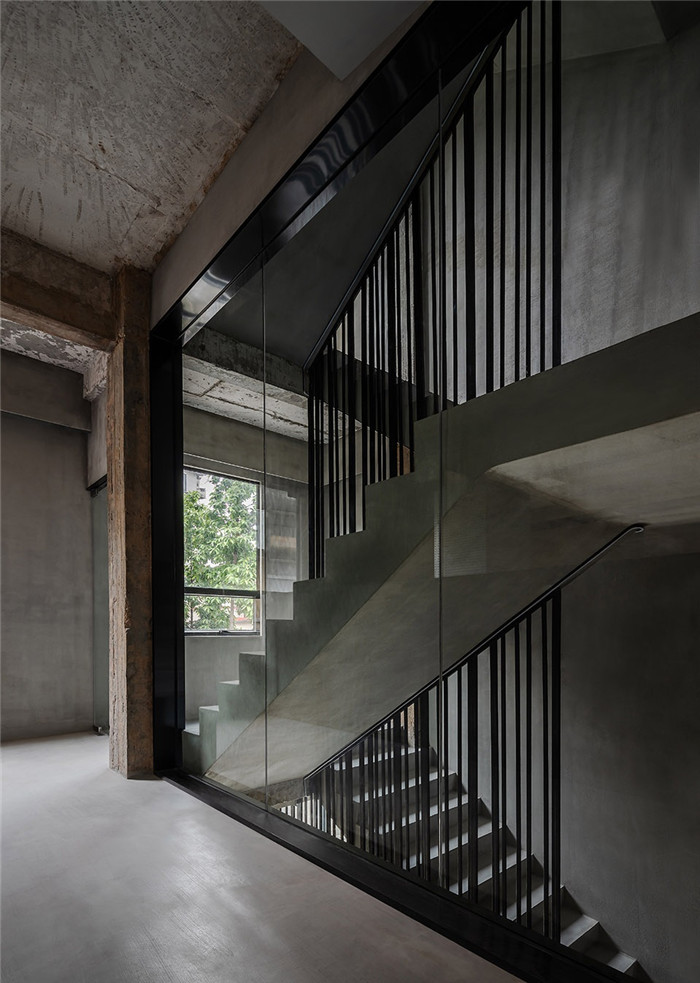 七十年代老建筑改造創意影視公司裝修樓梯間效果圖 七十年代老建筑改造創意影視公司裝修樓梯間效果圖