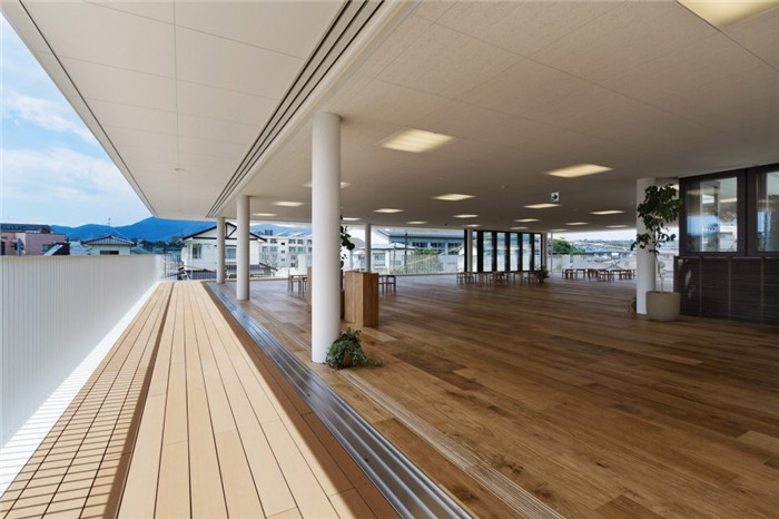 熊本縣明亮開放的幼兒園室內裝修設計 熊本縣明亮開放的幼兒園室內裝修設計