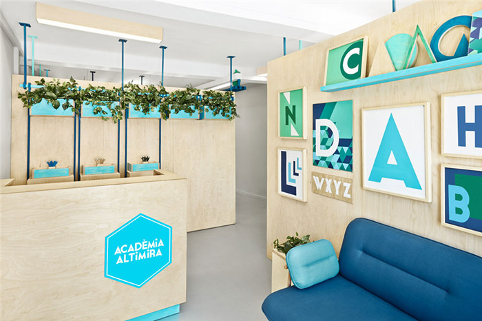 國外英語培訓機構前臺裝修設計