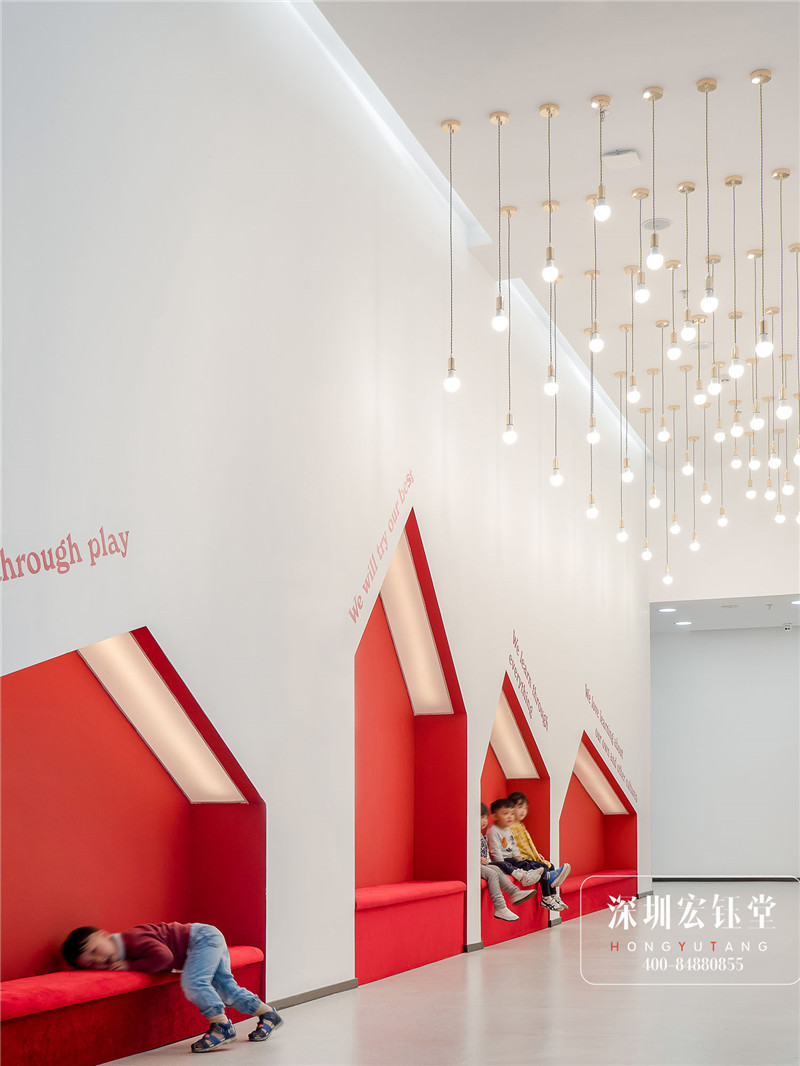 Windsor雙語(yǔ)幼兒園走廊裝修設(shè)計(jì)實(shí)景圖 Windsor雙語(yǔ)幼兒園走廊裝修設(shè)計(jì)實(shí)景圖