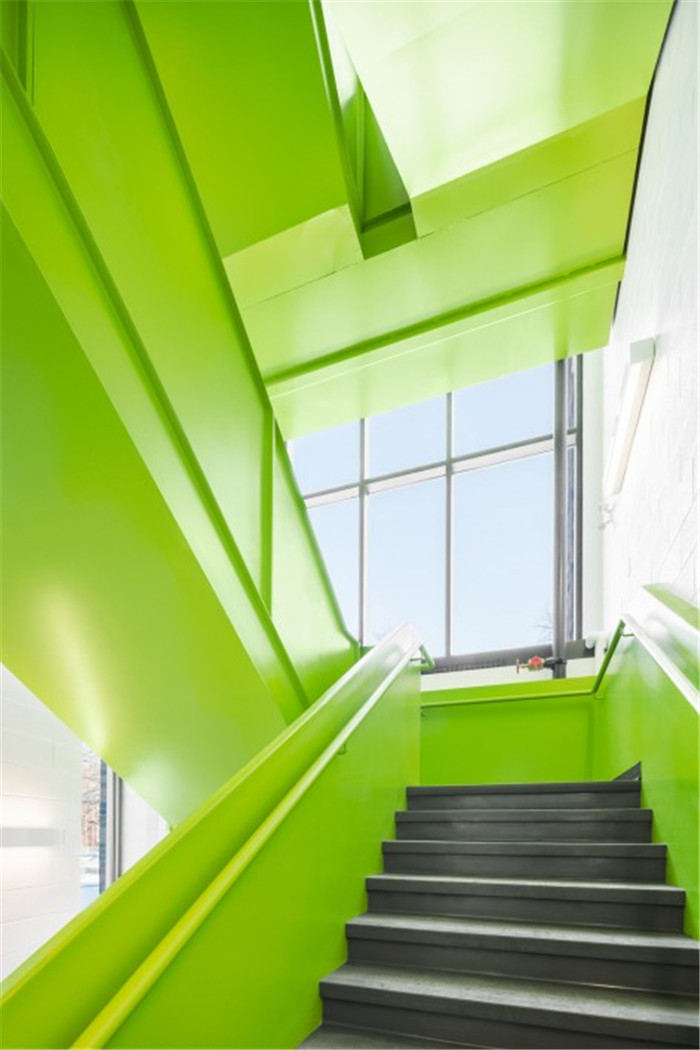 創意古典風巴克利學校樓梯裝修設計