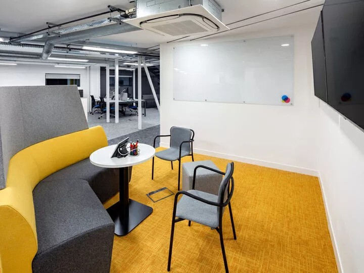 科技咨詢公司辦公室洽談區裝修