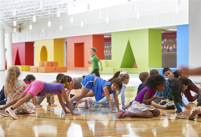 靈活治愈系的國外特殊兒童公立學校活動空間裝修設計