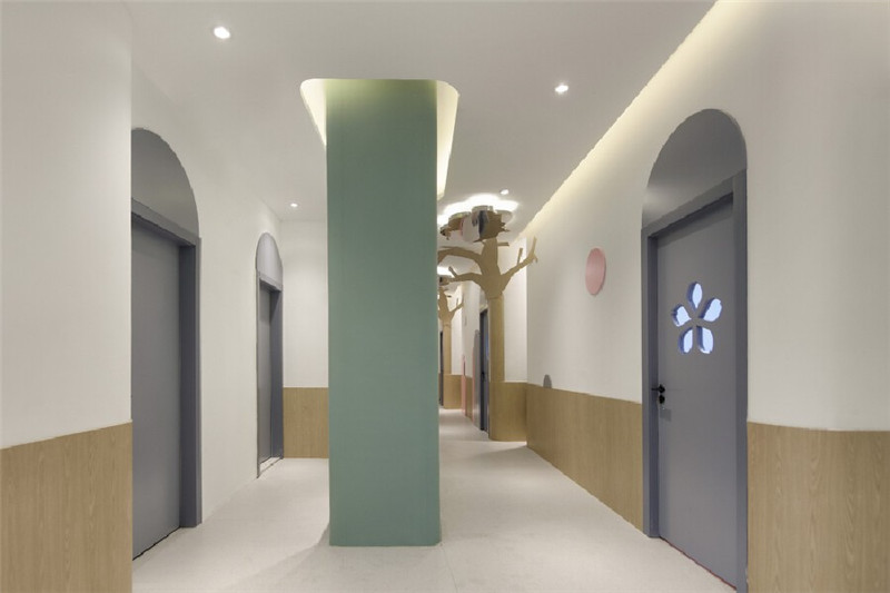 布丁兒童情商早教機(jī)構(gòu)走廊裝修實(shí)景圖