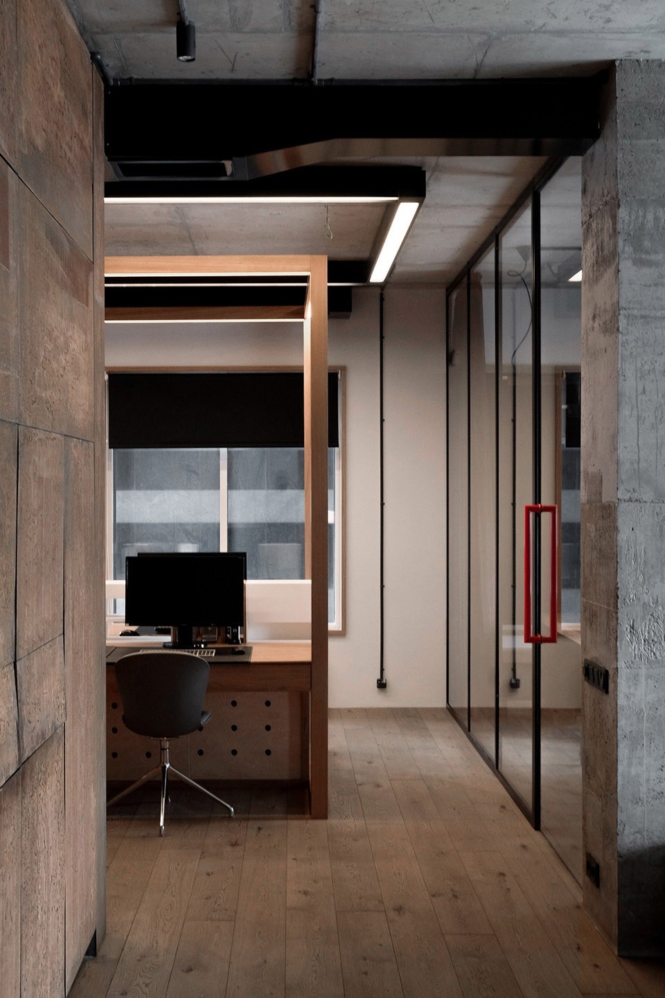 高科技工業(yè)辦公室過道裝修設(shè)計