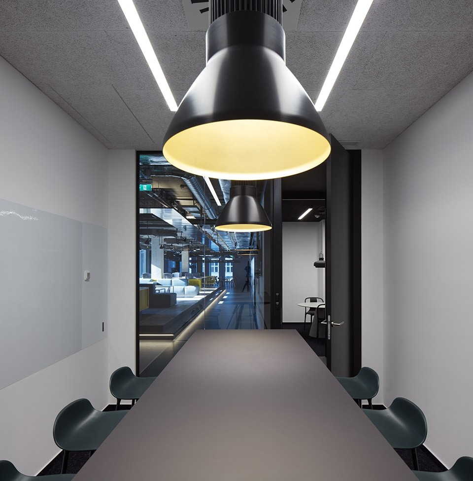 數字化辦公室會議室裝修實景圖