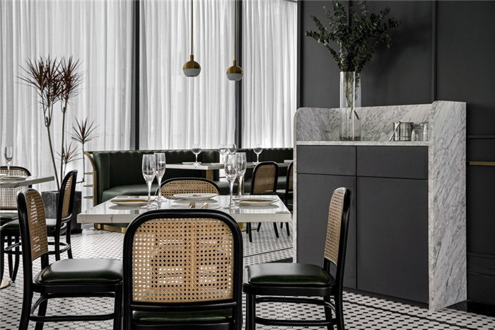 鄭州餐廳裝修公司宏鈺堂分享高檔西餐廳裝修設計案例