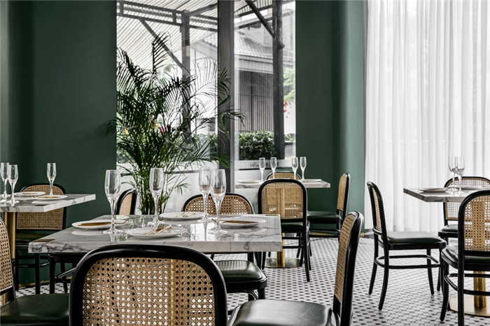 鄭州餐廳裝修公司宏鈺堂分享高檔西餐廳裝修設計案例