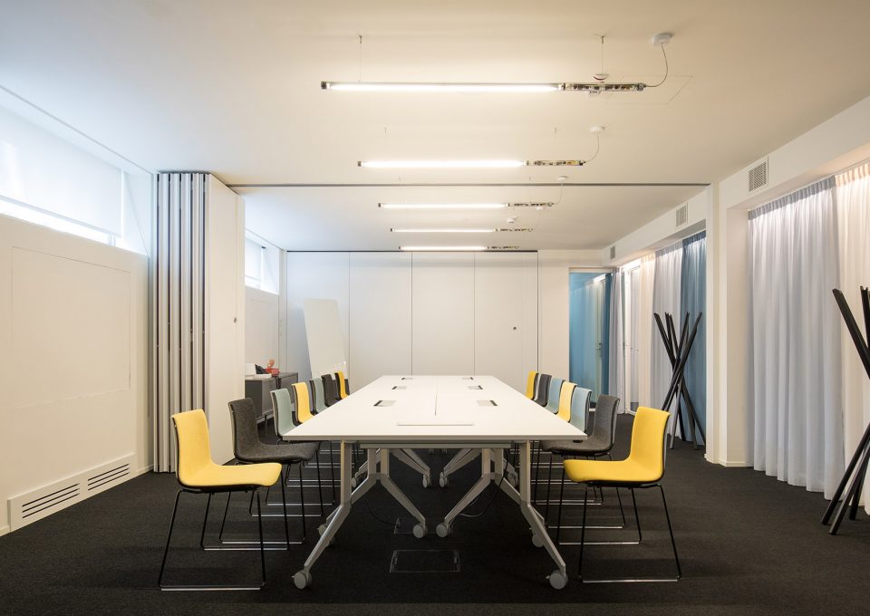 合作辦公室會議室裝修改造