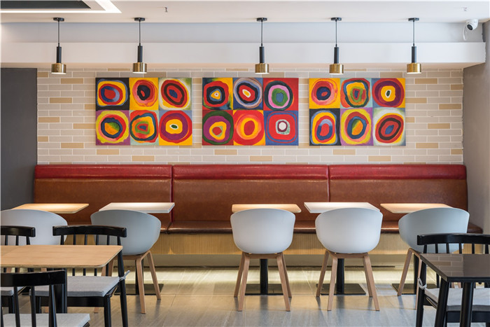 打破傳統中餐廳設計印象  現代工業風川菜館裝修設計