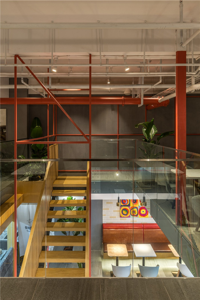 打破傳統中餐廳設計印象  現代工業風川菜館裝修設計