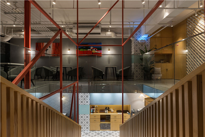 打破傳統中餐廳設計印象  現代工業風川菜館裝修設計