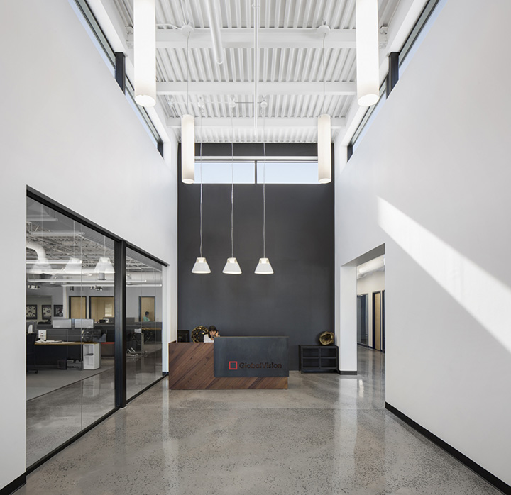 國外軟件公司工業廠房改造辦公樓裝修設計案例  國外軟件公司工業廠房改造辦公樓裝修設計案例