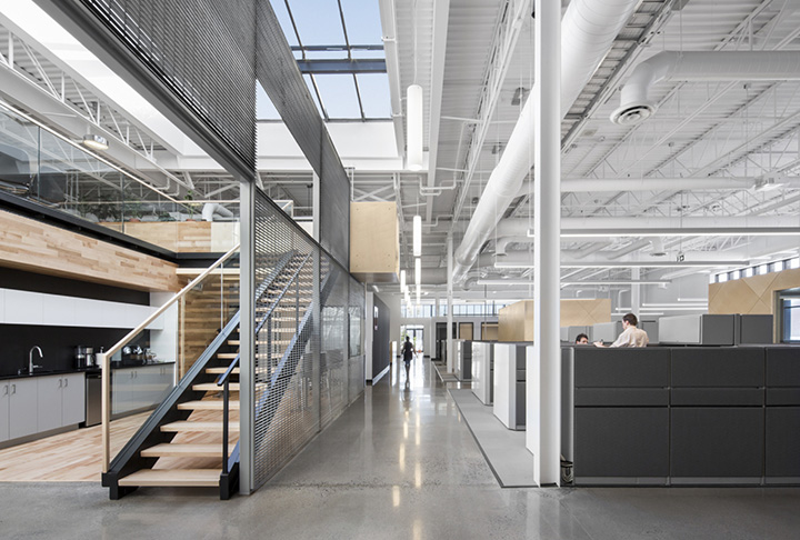 國外軟件公司工業廠房改造辦公樓裝修設計案例  國外軟件公司工業廠房改造辦公樓裝修設計案例