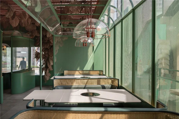 薄荷綠色系清新自然的特色火鍋店裝修設(shè)計(jì)實(shí)景圖 薄荷綠色系清新自然的特色火鍋店裝修設(shè)計(jì)實(shí)景圖