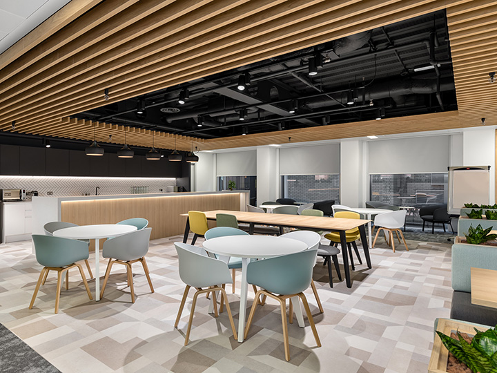 時尚優雅的人壽保險公司倫敦總部辦公室茶水吧裝修設計圖