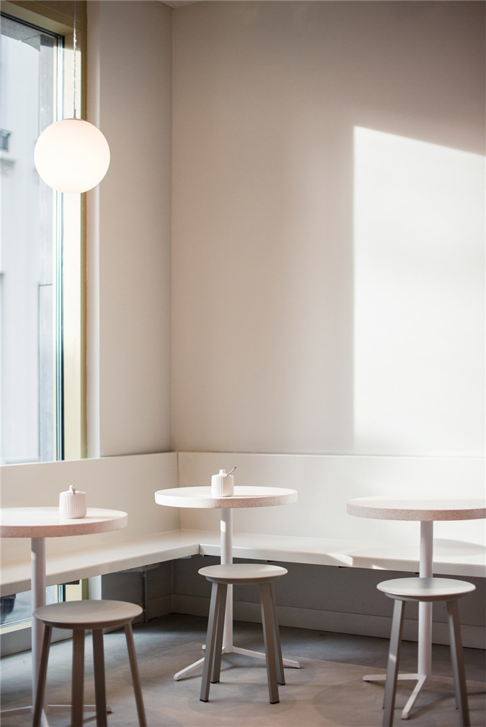 鄭州裝修公司宏鈺堂推薦國外極簡風咖啡廳設計方案