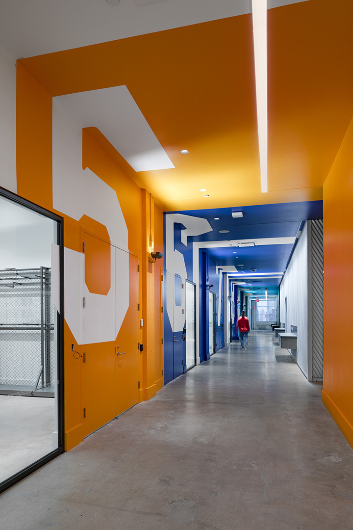 老廠房改辦公  Adidas紐約辦公樓走廊裝修設計方案 老廠房改辦公  Adidas紐約辦公樓走廊裝修設計方案