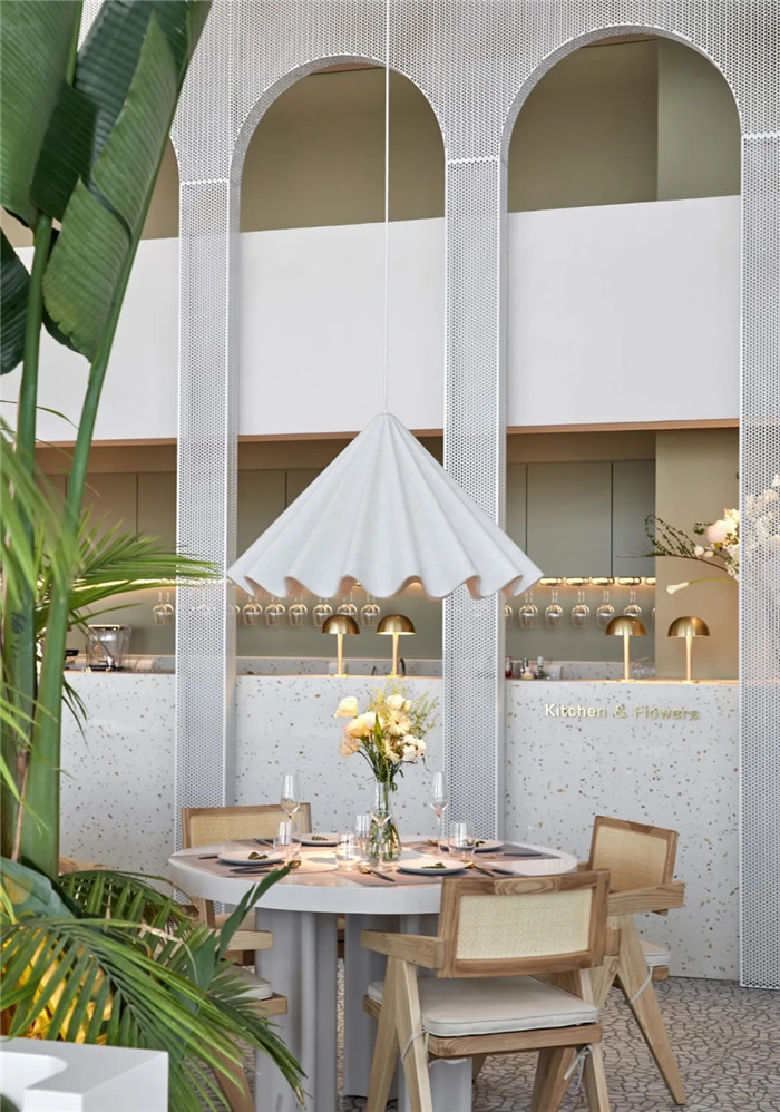 鄭州裝修公司推薦北京花廚時尚餐飲裝修設(shè)計案例 鄭州裝修公司推薦北京花廚時尚餐飲裝修設(shè)計案例