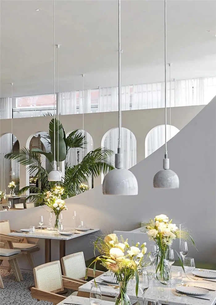 鄭州裝修公司推薦北京花廚時尚餐飲裝修設(shè)計案例 鄭州裝修公司推薦北京花廚時尚餐飲裝修設(shè)計案例