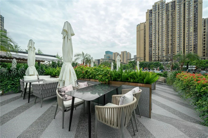 成都半山餐吧   一家時髦創意川菜餐廳屋頂花園裝修設計實景圖