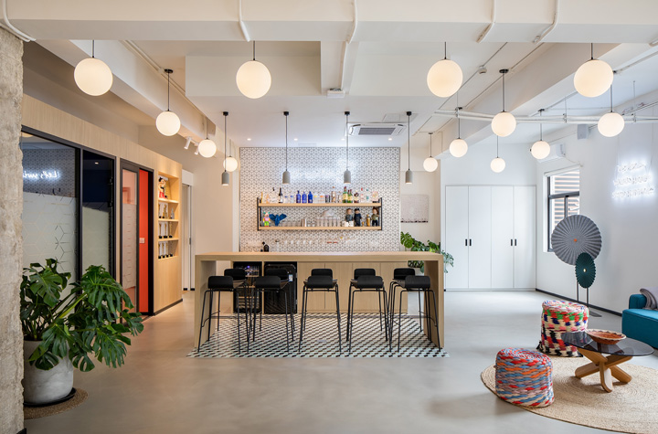 時尚簡歐風傳播咨詢公司水吧區裝修設計方案 時尚簡歐風傳播咨詢公司水吧區裝修設計方案