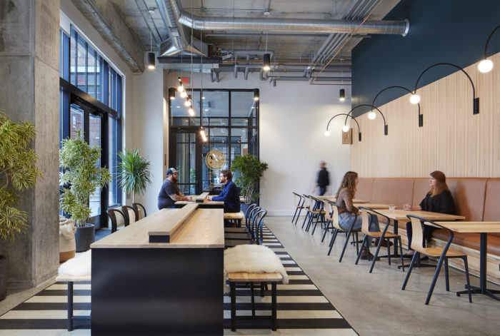 國外溫暖明亮的工業風美食廣場裝修設計案例 國外溫暖明亮的工業風美食廣場裝修設計案例