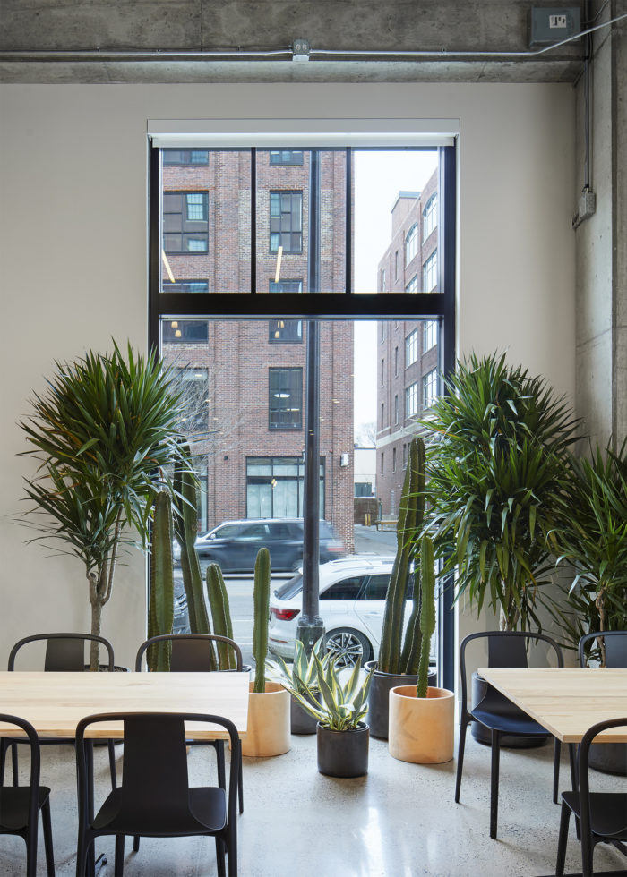 國外溫暖明亮的工業風美食廣場裝修設計實景圖 國外溫暖明亮的工業風美食廣場裝修設計實景圖