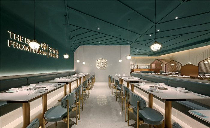 新潮火鍋店裝修設計  海南椰子雞火鍋店裝修設計案例 新潮火鍋店裝修設計  海南椰子雞火鍋店裝修設計案例