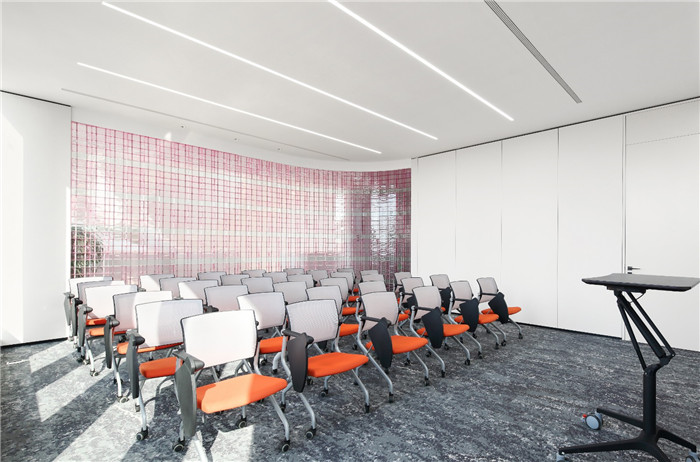 知名進口汽車集團總部辦公樓&展廳裝修設計實景圖 知名進口汽車集團總部辦公樓&展廳裝修設計實景圖