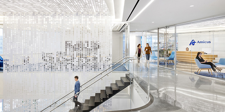 以社區(qū)為中心生物制藥集團創(chuàng)意辦公樓樓梯裝修設計方案 以社區(qū)為中心生物制藥集團創(chuàng)意辦公樓樓梯裝修設計方案