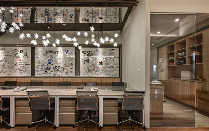 鄭州高端國際金融公司辦公室工位裝修實景圖 鄭州高端國際金融公司辦公室工位裝修實景圖