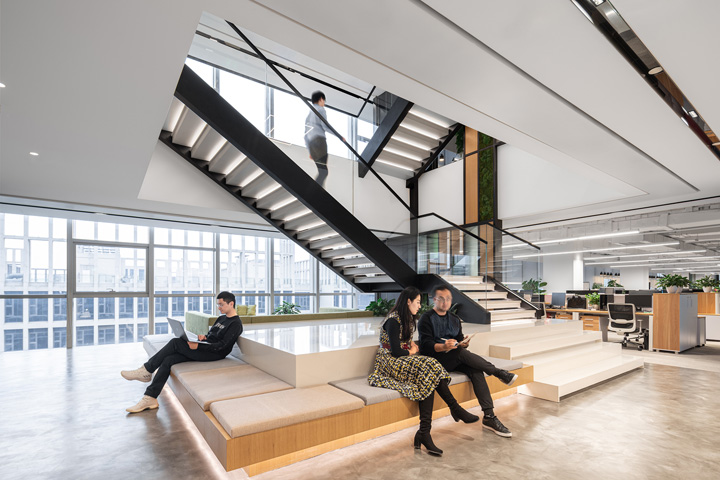 以家為主題的紅星美凱龍總部辦公樓樓梯裝修設計方案 以家為主題的紅星美凱龍總部辦公樓樓梯裝修設計方案