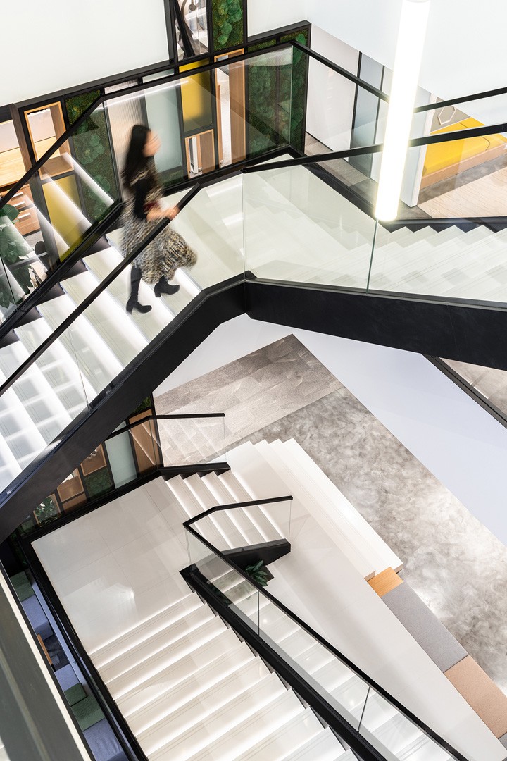 以家為主題的紅星美凱龍總部辦公樓樓梯裝修設計方案 以家為主題的紅星美凱龍總部辦公樓樓梯裝修設計方案