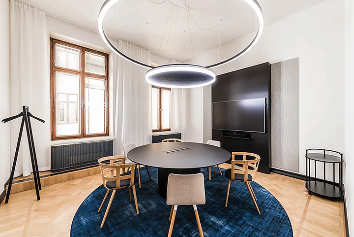 時尚優雅的Vainu軟件公司辦公室會議室改造設計裝修實景圖 時尚優雅的Vainu軟件公司辦公室會議室改造設計裝修實景圖