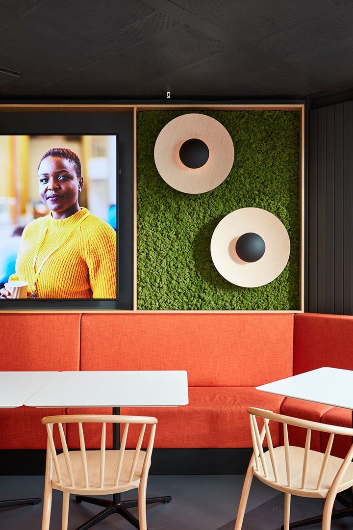 時尚多元化金融公司辦公室翻新改造裝修設計實景圖 時尚多元化金融公司辦公室翻新改造裝修設計實景圖