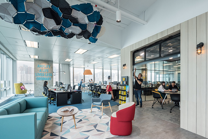 時尚多元化IT公司香港總部辦公室辦公區(qū)裝修設計方案 時尚多元化IT公司香港總部辦公室辦公區(qū)裝修設計方案