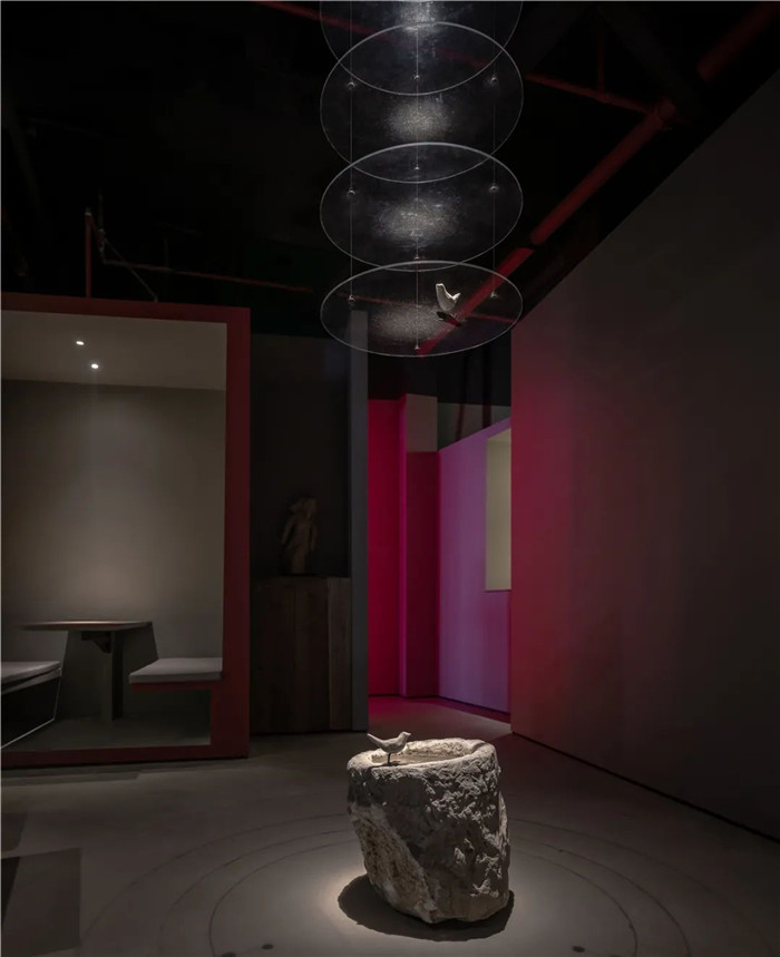 鄭州燒烤店裝修不走尋常路  文藝范燒烤店看起來！